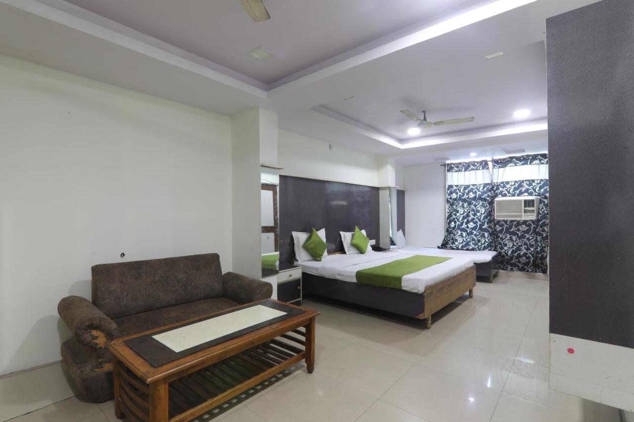 Hotel Dayal Lucknow