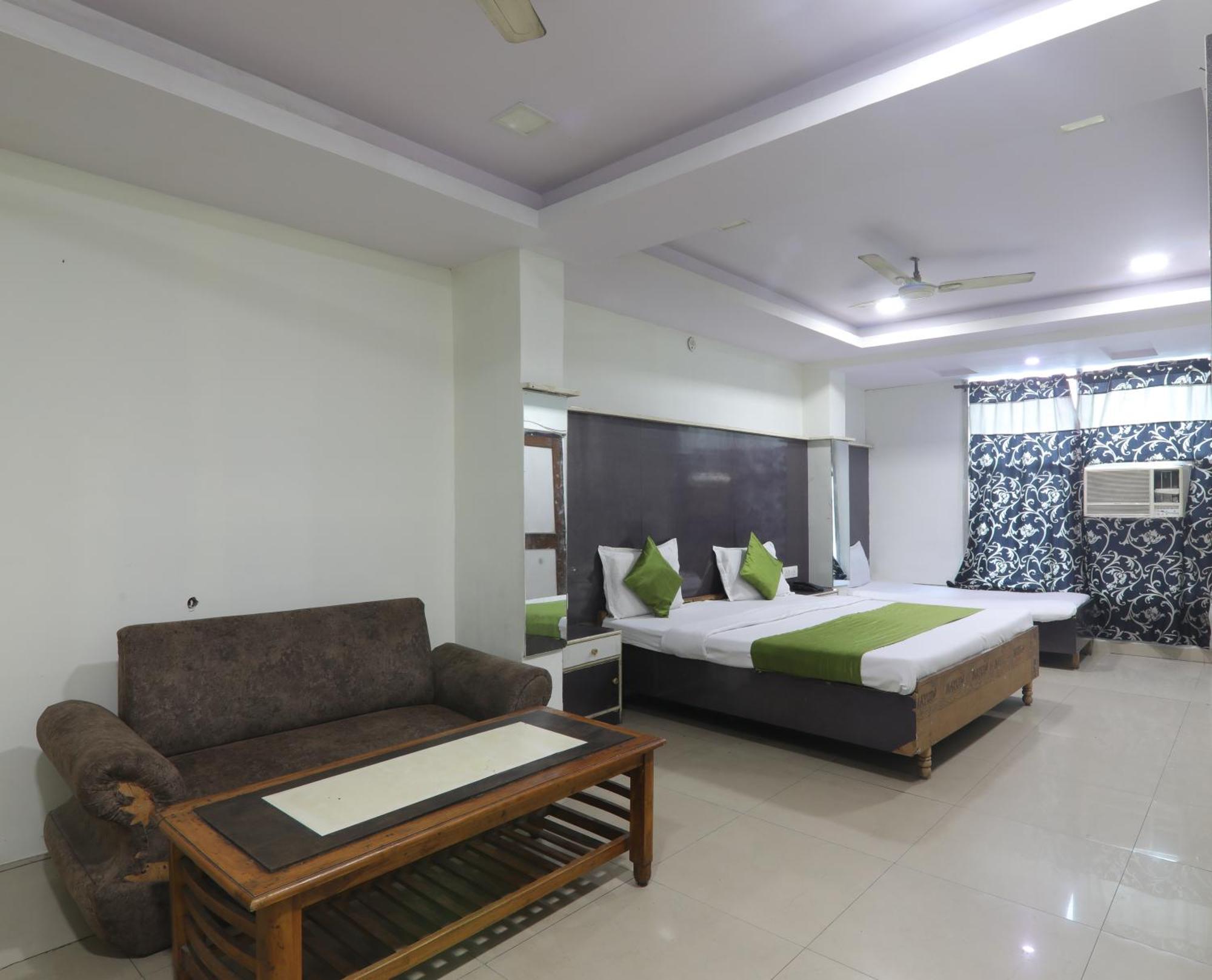 Dayal 3* Lucknow